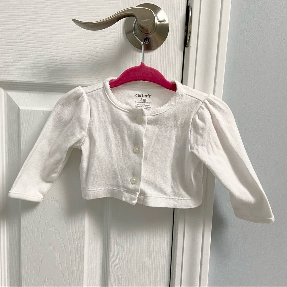 🍭6/$30 Carter’s long sleeve button up cropped cardigan for baby girl - 3 months